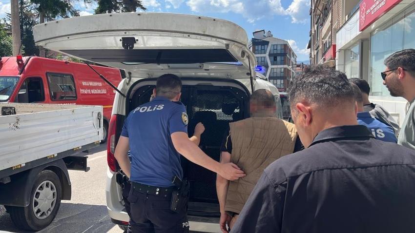 Karısını başka erkekle basınca olanlar oldu! Mahalleli inanamadı, iç çamaşırıyla kaldı
