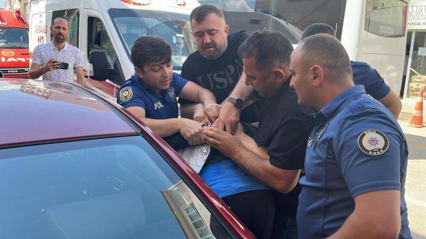 Karısını başka erkekle basınca olanlar oldu! Mahalleli inanamadı, iç çamaşırıyla kaldı