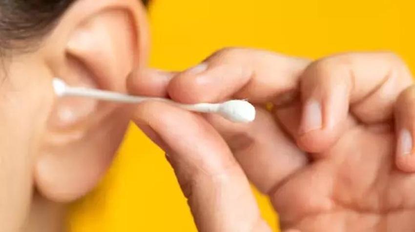 Kulaktaki kiri bir çırpıda dışarı atan tüyo; TikTok'ta salgın halde yayıldı