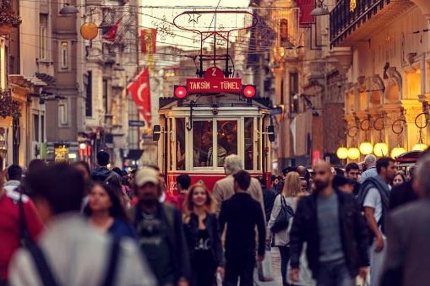 Yerli turist rotayı vizesiz yurt dışı tatiline çevirdi, turizmci harekete geçti, otel fiyatlarında yüzde 50 indirim dönemi başladı