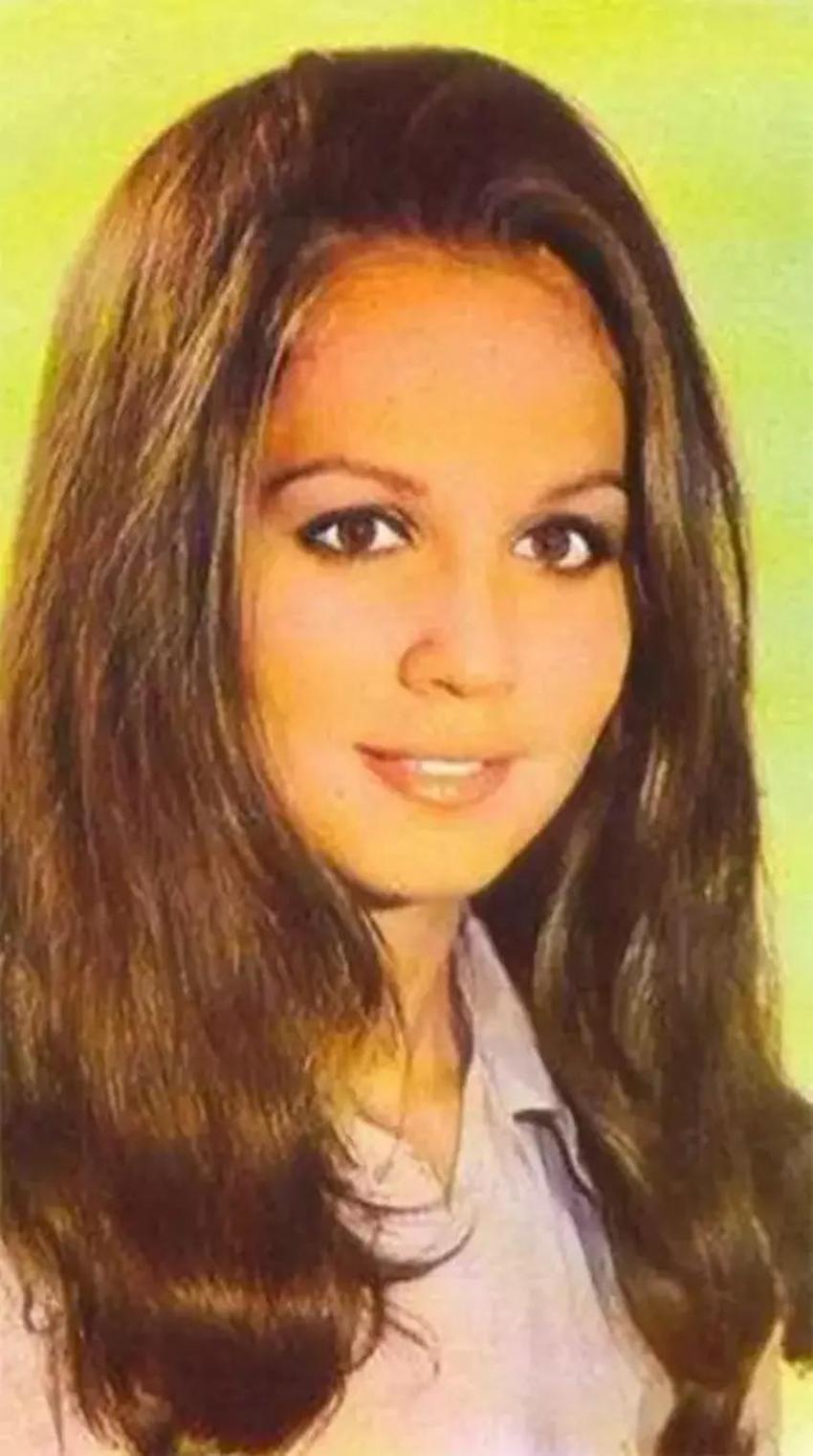 Fatma Karanfil'in hayatı ile ilgili hiç bilinmeyen ayrıntılar ortaya çıktı! Gazetede gördüğü ilan hayatını değiştirdi