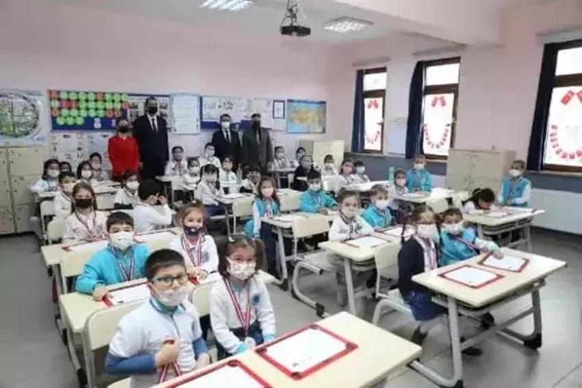 Özürlü devamsızlık hakkı kaç gün? Özürsüz devamsızlık 5 gün olursa ne olur, özürsüz devamsızlık kaç gün, özürsüz devamsızlık özürlüye çevrilir mi?