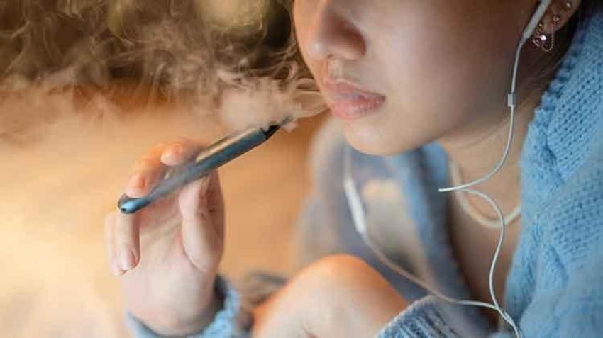 Elektronik sigara, 18 yaş altı bireylerin sigaraya başlama oranını artırıyor