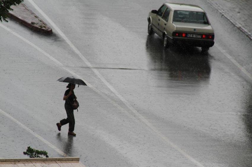 Sıcak havanın yerini sağanak yağışlar alıyor! Meteoroloji 11 ili uyardı: Gök gürültülü ve kuvvetli olacak...