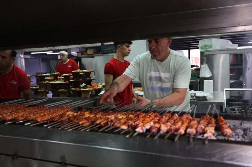 Adanalı kebap ustasından uyarı: "İlk günkü kurban eti sulu olur, kebap olmaz"