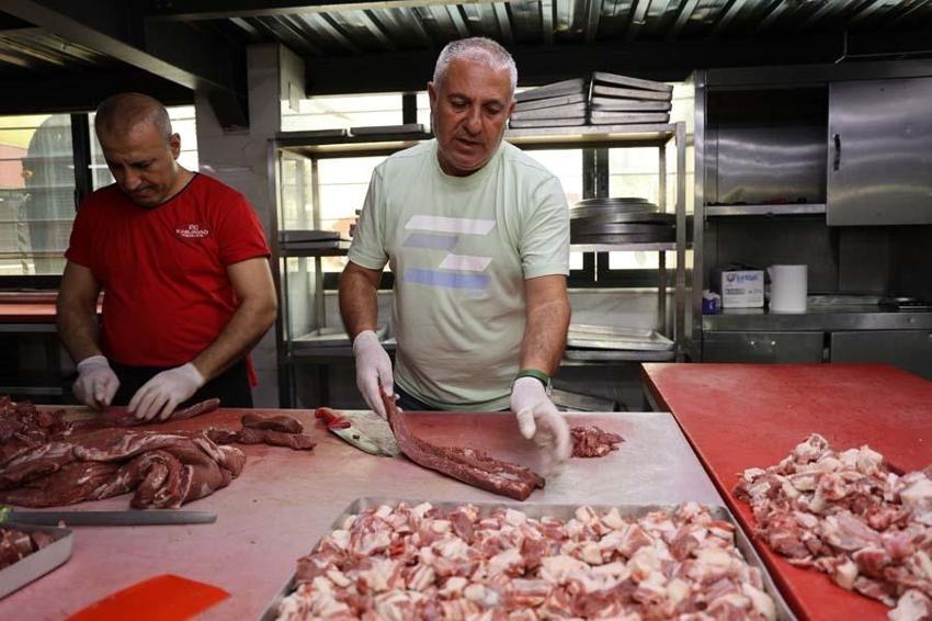 Adanalı kebap ustasından uyarı: "İlk günkü kurban eti sulu olur, kebap olmaz"