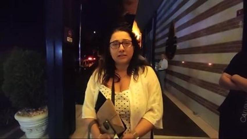 Mezuniyet töreninde akıl almaz facia: LED ekran sahnedekilerin üzerine devrildi