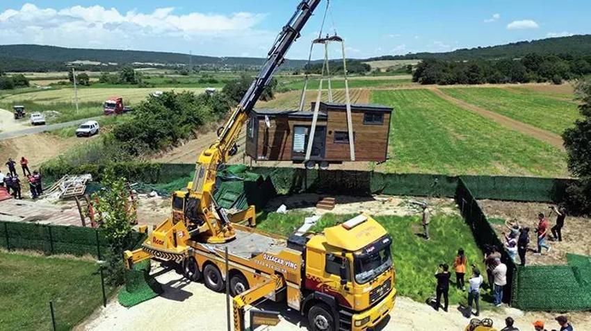 Sahillerdeki kaçak yapılar tek tek yıkılıyor