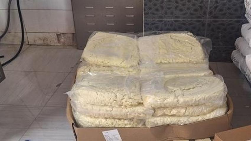 Fark edilmeseydi piyasaya sürülecekti! 300 ton 'sahte gıda maddesi' ele geçirildi