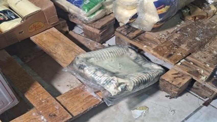 Fark edilmeseydi piyasaya sürülecekti! 300 ton 'sahte gıda maddesi' ele geçirildi