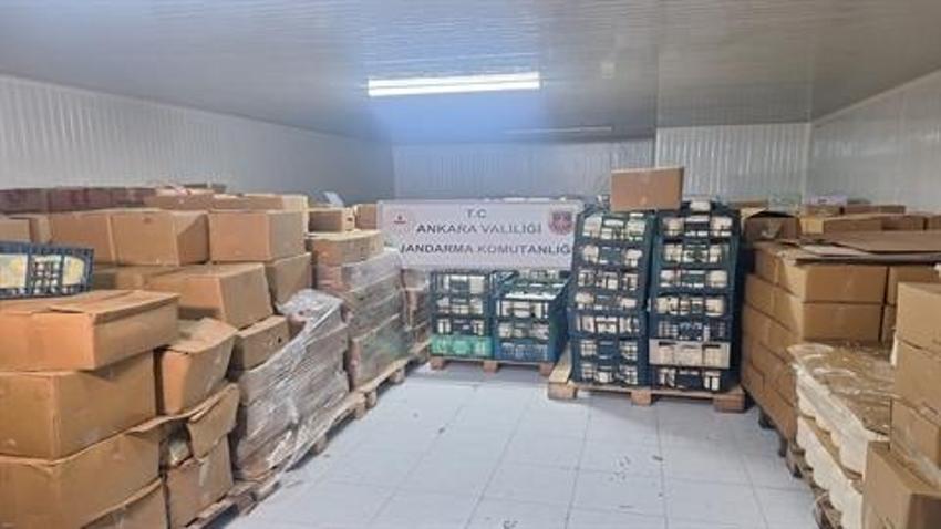 Fark edilmeseydi piyasaya sürülecekti! 300 ton 'sahte gıda maddesi' ele geçirildi
