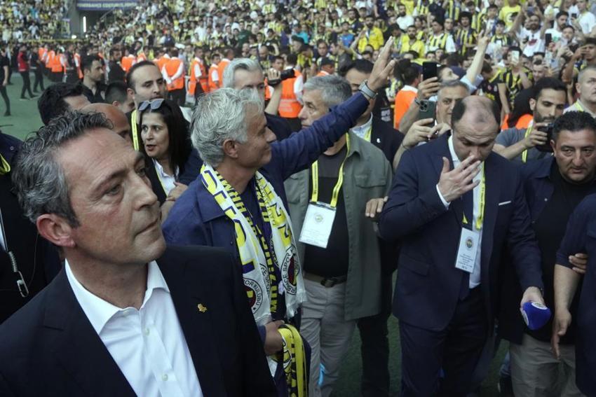 Fenerbahçe'ye 'Uçan Koreli' geliyor! Mourinho telefonla arayıp bitirdi: Gel şampiyon olalım