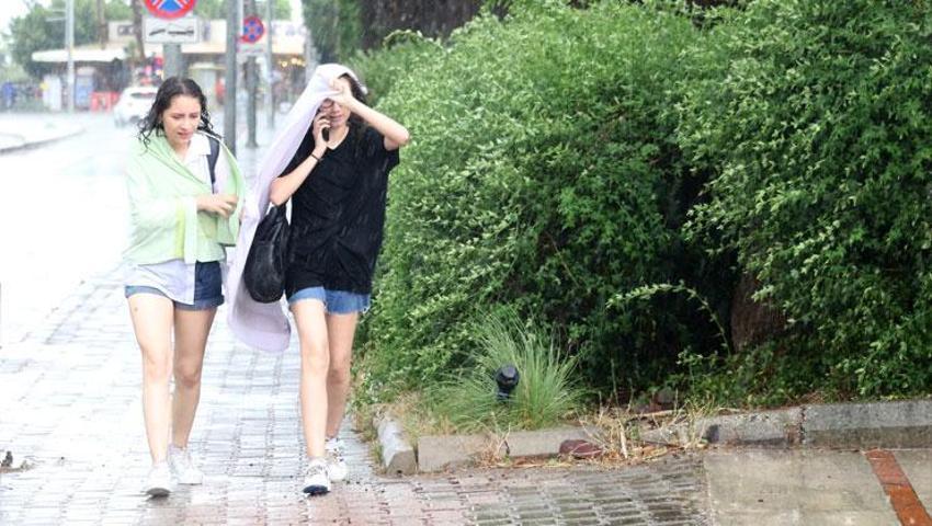 Meteoroloji son raporunu açıkladı! 33 şehir için kuvvetli yağış ve fırtına uyarısı 