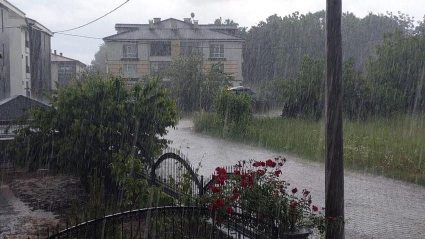 Meteoroloji son raporunu açıkladı! 33 şehir için kuvvetli yağış ve fırtına uyarısı 
