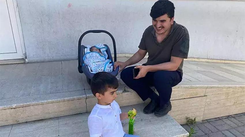 YKS'de ilk oturum sona erdi! Sınav merkezlerinden manzaralar: Sınava 3 haftalık bebeğiyle gelen de var son saniye yetişen de...