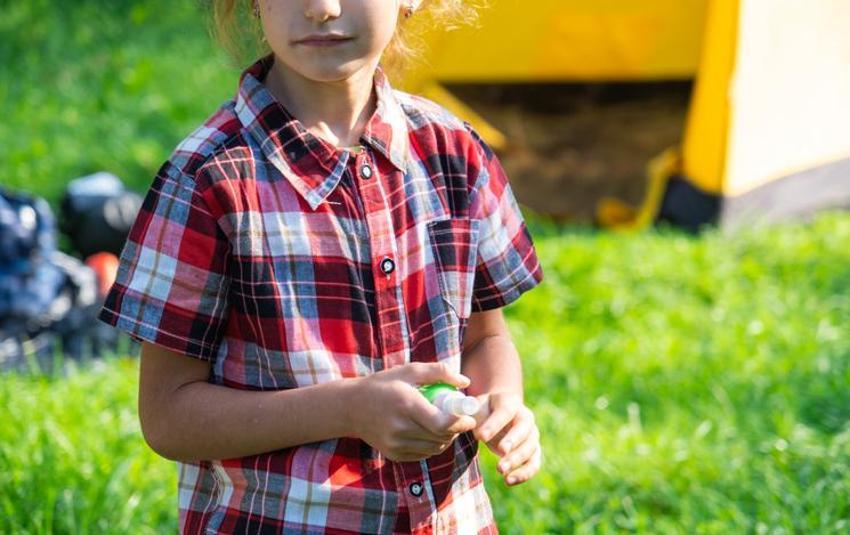 ‘Komplikasyonları ciddi’ dedi ve aileleri uyardı: Yeşil alanlarda çocukların çıplak ayakla dolaşmasına izin verilmemeli!