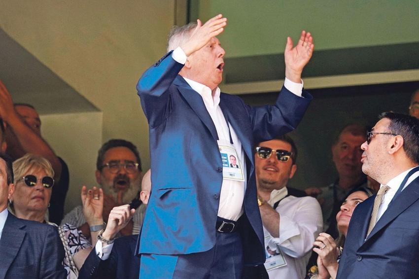 Fenerbahçe'de tarihi buluşma! Başkan adayları Ali Koç ve Aziz Yıldırım canlı yayında karşı karşıya geldi