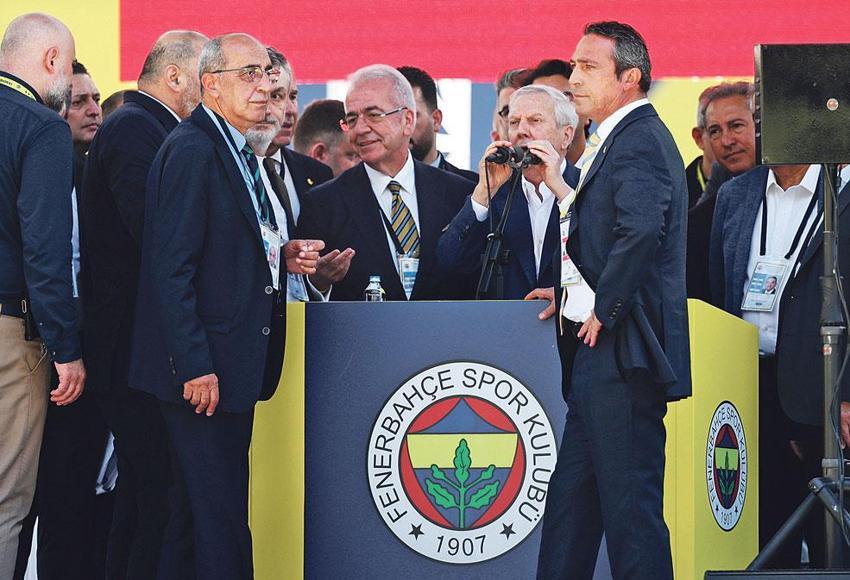 Fenerbahçe'de tarihi buluşma! Başkan adayları Ali Koç ve Aziz Yıldırım canlı yayında karşı karşıya geldi