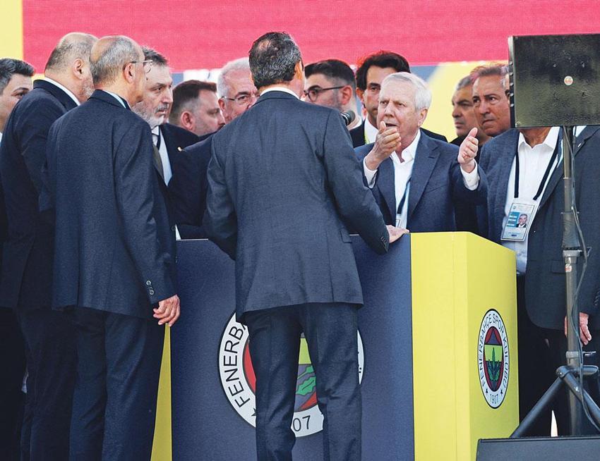 Fenerbahçe'de tarihi buluşma! Başkan adayları Ali Koç ve Aziz Yıldırım canlı yayında karşı karşıya geldi