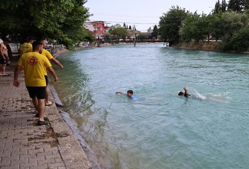 Adana'da iki haftada 6 kişi boğulunca mahalleli kendi "Cankurtaran" ekibini kurdu! Tatbikat yaptılar