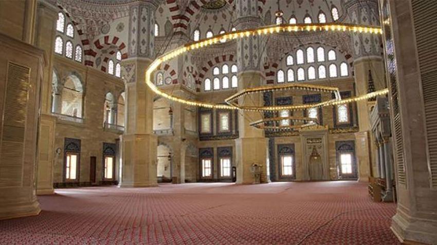 Adana'nın sembolü oldu: Türkiye'nin en büyük camisi
