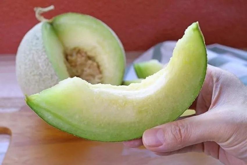 Kavun seçmek için ilk bunu yapın; Manava markete bal gibi kavun seçmek için sormanız gereken tek soru var! Olgun kavun nasıl anlaşılır?
