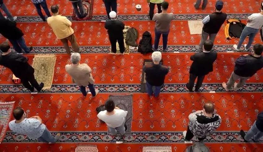 Arefe gününe özel namaz var mı? Kurban bayramı arefesinde kılınacak namaz hangisi, arefe günü teravih namazı kılınır mı? 