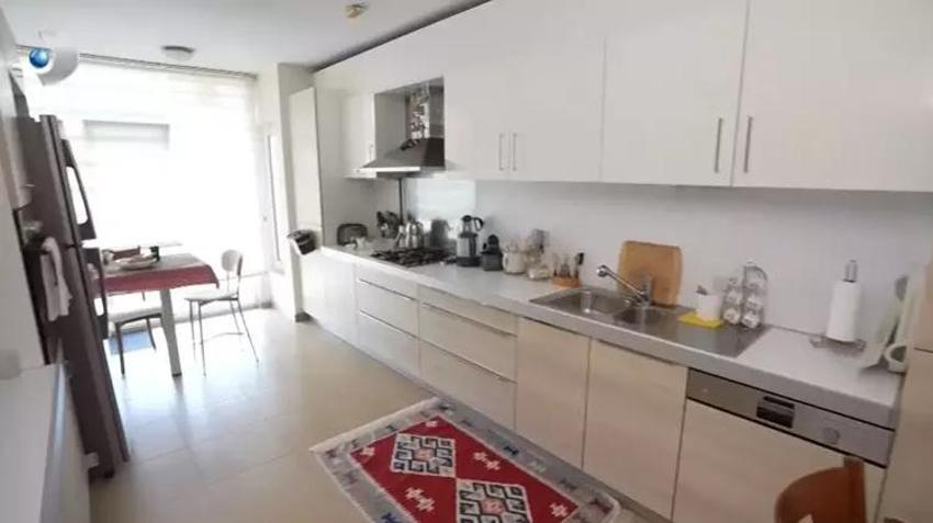Ünlü modacının dubleks atölyesi! Zamanının çoğunu burada geçiriyor
