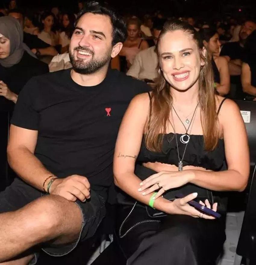 Eşi Fenerbahçe kongresinde, kendisi konserde! 'Aman arkadaşlar!'