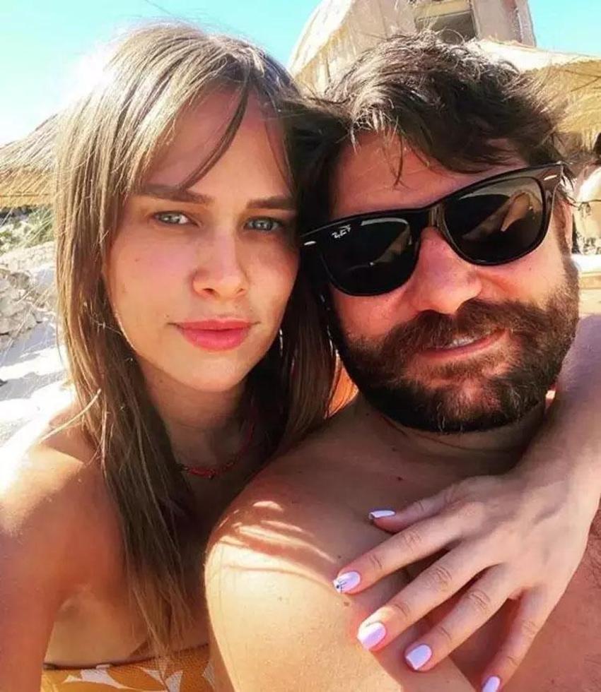 Eşi Fenerbahçe kongresinde, kendisi konserde! 'Aman arkadaşlar!'