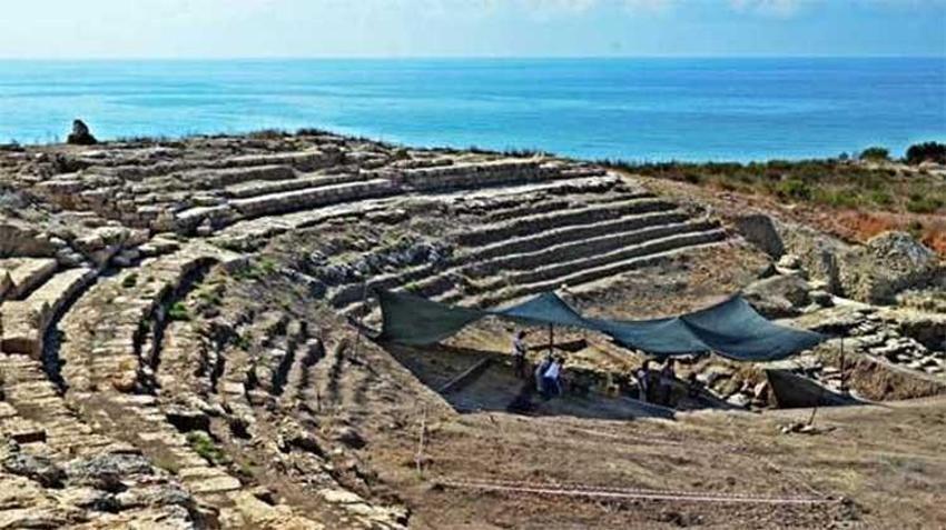 Magarsus Antik Kenti'nde antik tiyatro restore ediliyor 