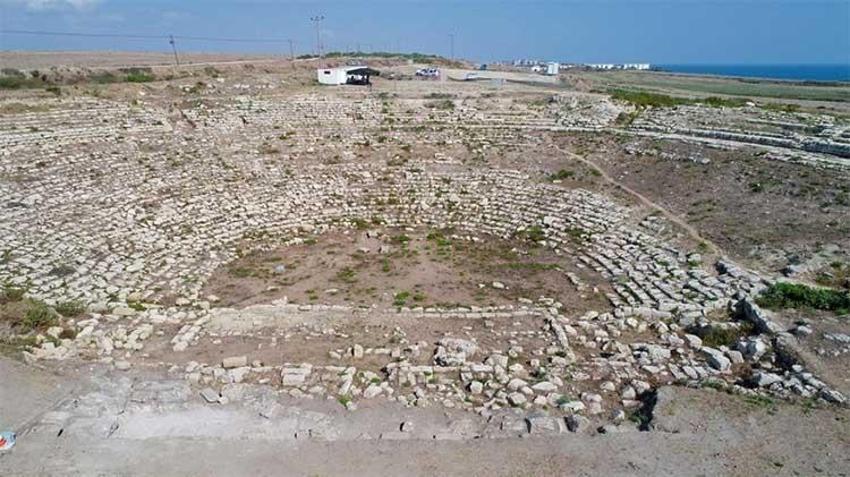 Magarsus Antik Kenti'nde antik tiyatro restore ediliyor 