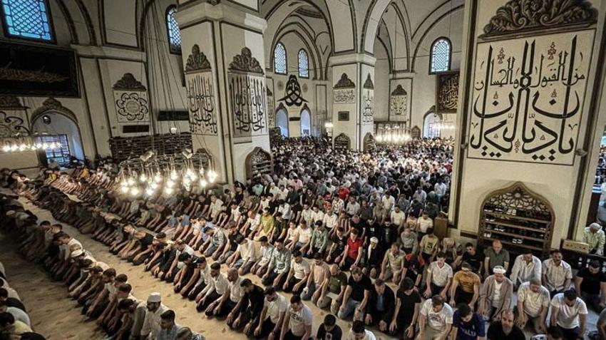 Arefe gününe özel namaz var mı? Kurban bayramı arefesinde kılınacak namaz hangisi, arefe günü teravih namazı kılınır mı? 