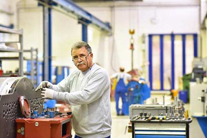 Çalışma hayatında yeni dönem! Z kuşağı beklentiyi karşılayamadı, 50 yaş üstü devreye girdi