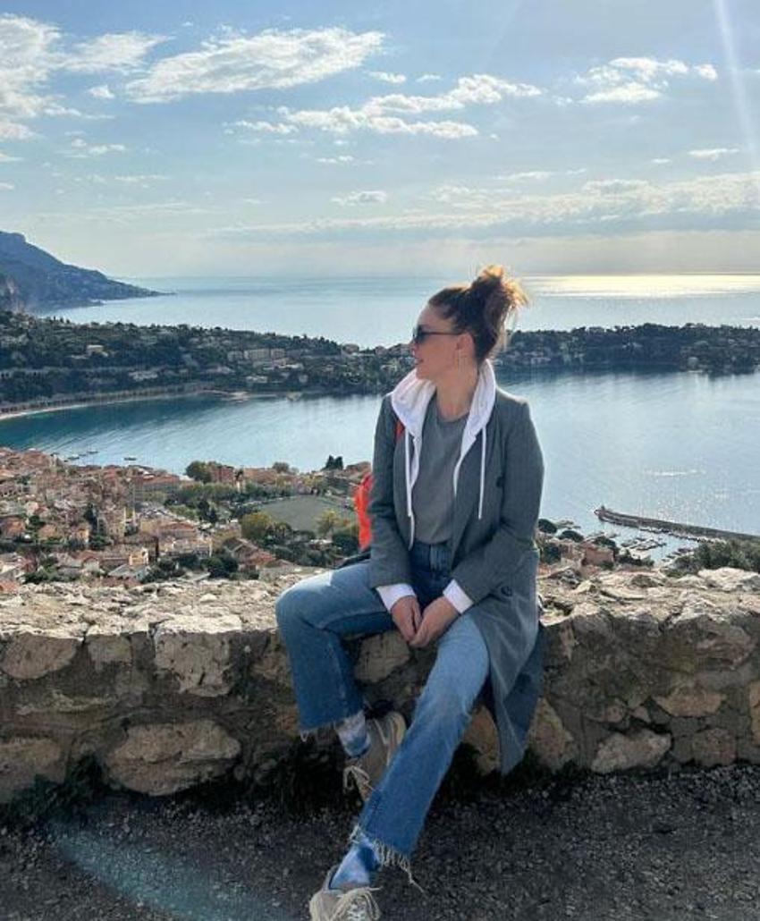'Oyuncu tokatladı' iddialarına sert yanıt! Kızılcık Şerbeti'nin Kıvılcım'ı Evrim Alasya ateş püskürdü