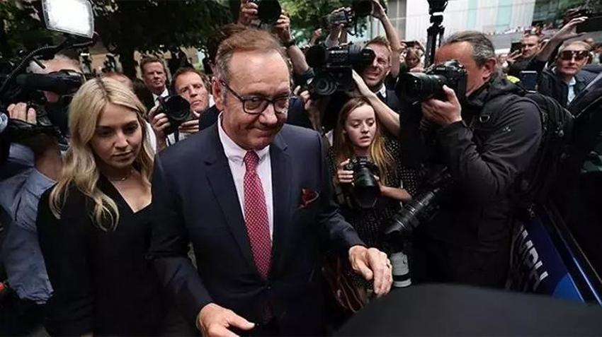 Kevin Spacey dibi gördü! Ağlayarak itiraf etti: Borçlarımı ödeyemiyorum, evime haciz geldi
