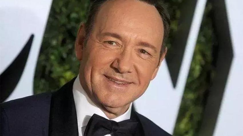 Kevin Spacey dibi gördü! Ağlayarak itiraf etti: Borçlarımı ödeyemiyorum, evime haciz geldi