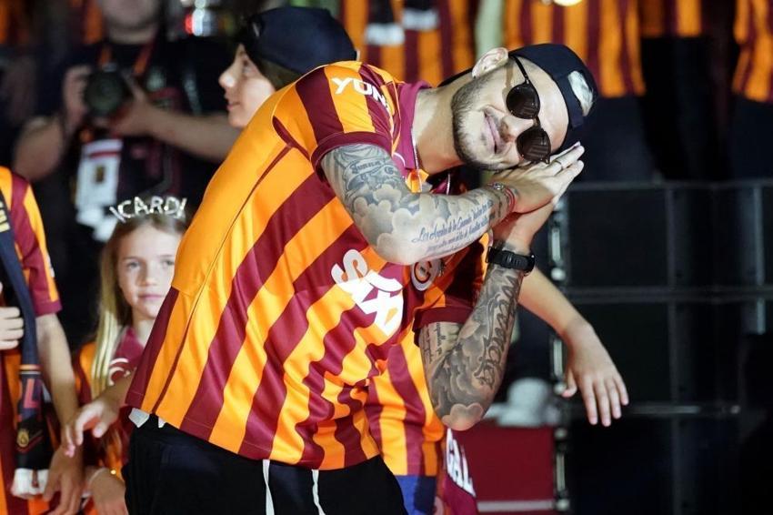 Galatasaray'ın ilk transferi eski Fenerbahçeli olacak! Dursun Özbek'ten taraftara bayram hediyesi