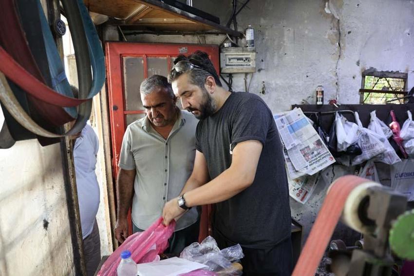 Adana'da sosyolog bıçak ustası tezgâh başına geçti!