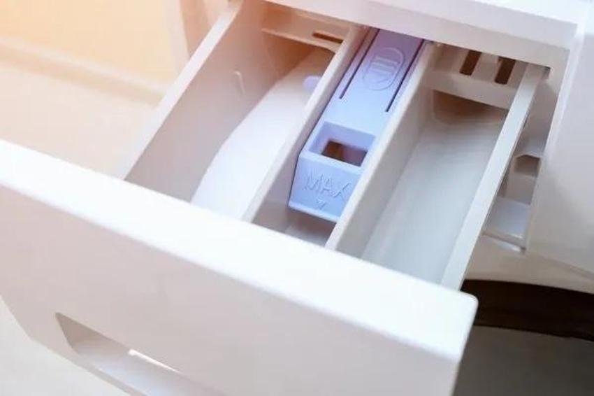 Tek bir hareket çamaşır makinesinin ömrünü 10 yıl uzatıyor!