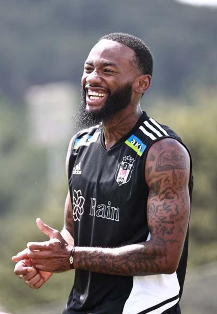 Galatasaray'dan sürpriz transfer! Eski Beşiktaşlı geliyor...