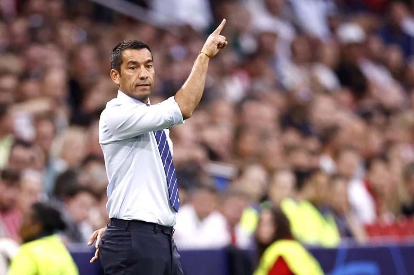 Beşiktaş'ta Giovanni van Bronckhorst imzayı attı! Başkan Hasan Arat'tan Samet Aybaba sorusuna tepki