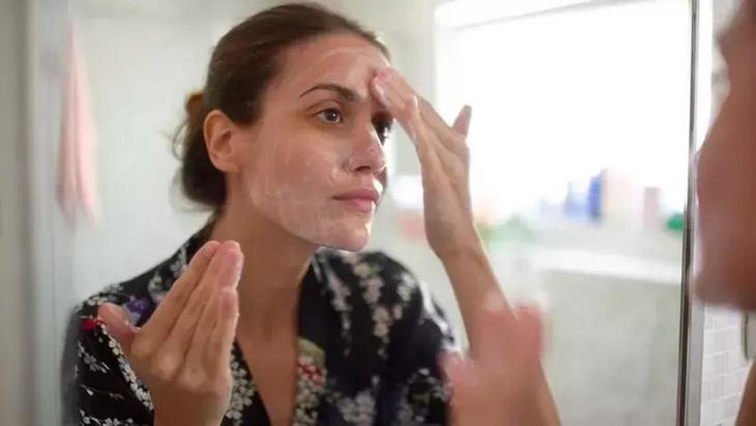 Güneş kurutur, bu macun cildi neme doyurur! Yaz boyu yapılsın: Bu yüz maskelerinde kimyasal yok!