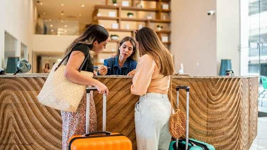 Yerli turist rotayı vizesiz yurt dışı tatiline çevirdi, turizmci harekete geçti, otel fiyatlarında yüzde 50 indirim dönemi başladı
