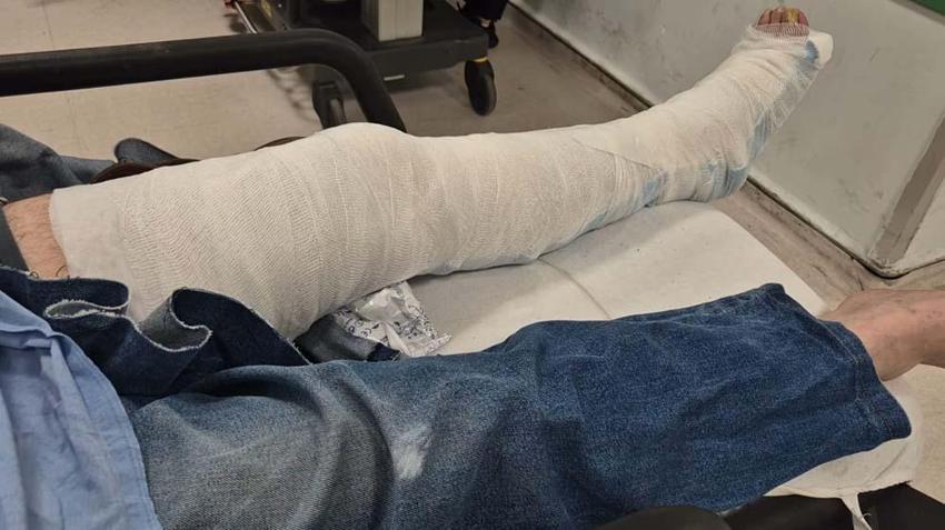 Kızgın boğa mezarlığa daldı: İki kişiyi yaraladı, kabir ziyaretine gelenler çıkartıldı