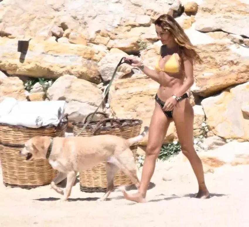 Merve Oflaz plajda rüzgar gibi esti! Kızım'la deniz keyfi 
