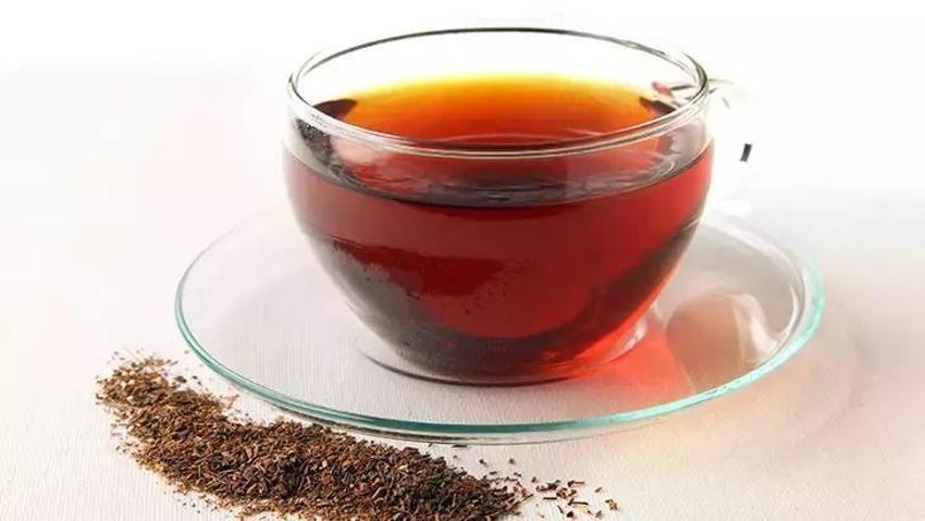 Güneş yanığını geçirmede siyah çayın mucizesiyle tanışın!