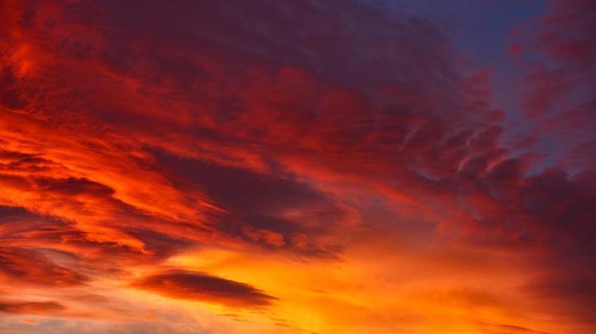 Bunaltıcı sıcaklar geri döndü! Termometreler 43 dereceyi gösterdi, sıcak hava dalga dalga yayılıyor