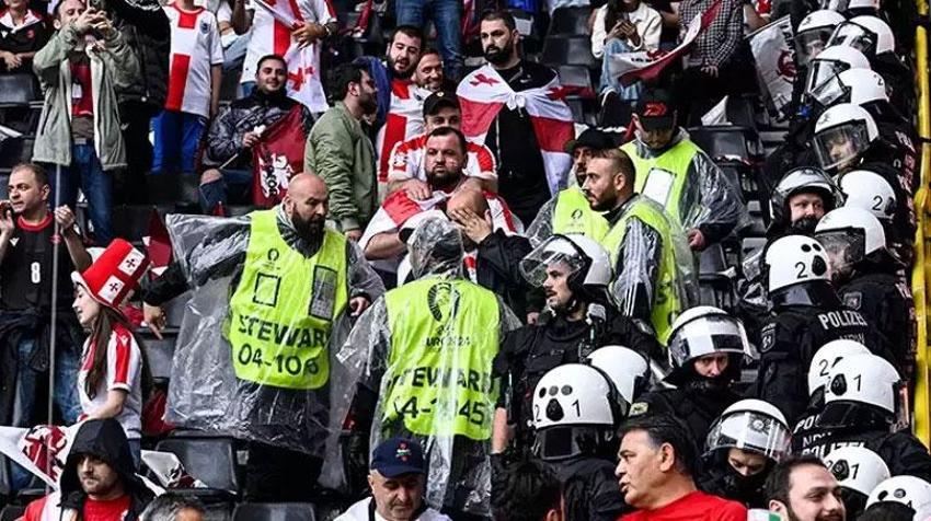 Türkiye-Gürcistan maçı öncesi büyük heyecan! Tribünde taraftarlar arasında gerginlik yaşandı