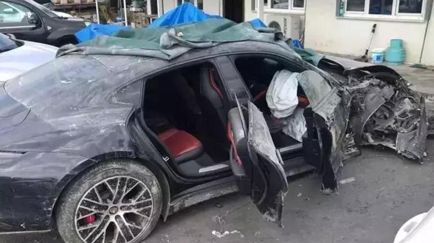 Eylem Tok'a turuncu, Timur Cihantimur'a gri tulum! Korkudan arkasına baktı, Allahu Ekber cevabını verdi